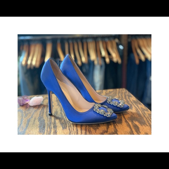 Hangisi Satin Crystal-Toe Pump - Picture 3 of 7